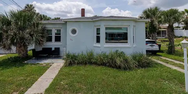 532 HILLSIDE AVENUE