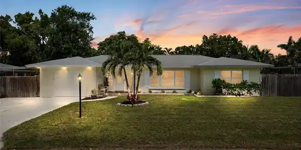 2979 DEL RIO DRIVE
