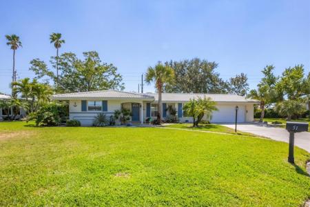 51 OAKWOOD DRIVE N
