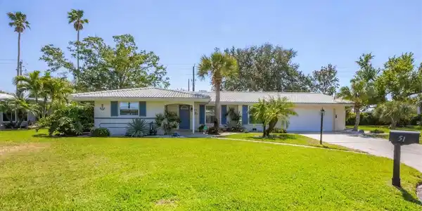 51 OAKWOOD DRIVE N
