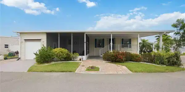18 EMDEN CIRCLE