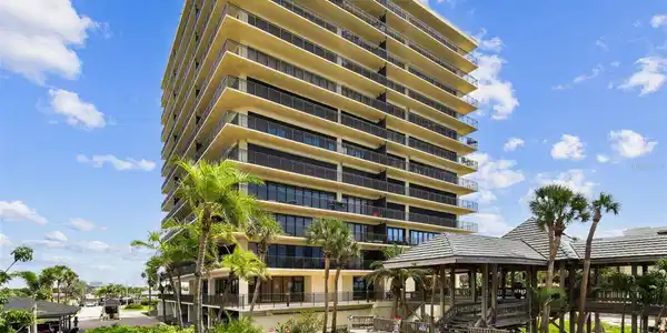 7600 BAYSHORE DRIVE