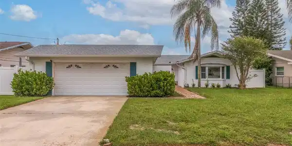 4625 BAY CREST DRIVE