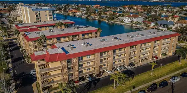 105 ISLAND WAY