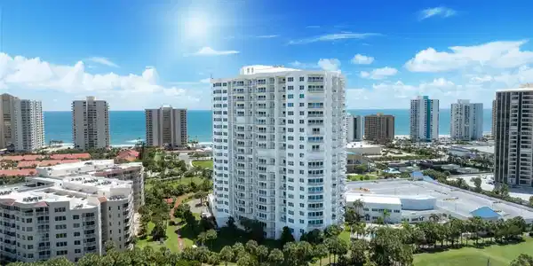 2 OCEANS WEST BOULEVARD