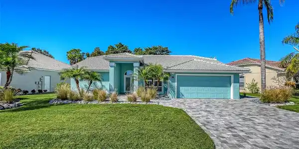 8972 HUNTINGTON POINTE DRIVE