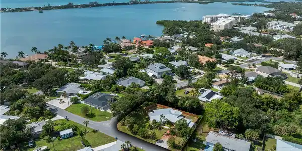 32 BAY AVENUE