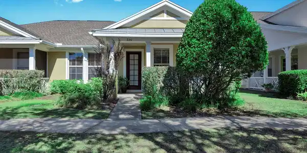 226 SUMMERSIDE COURT