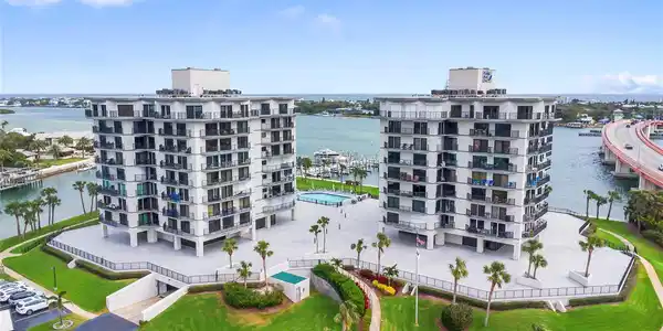 503 N CAUSEWAY