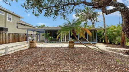 5222 WINDING WAY