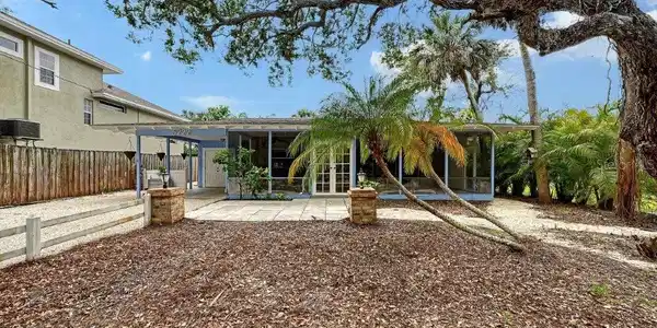 5222 WINDING WAY