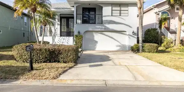 5925 SEASIDE DRIVE
