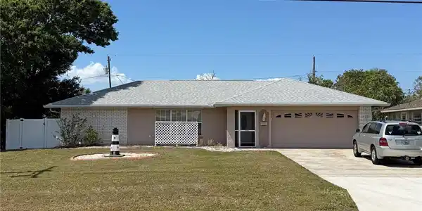 594 W TARPON BOULEVARD NW