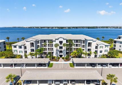 1020 TIDEWATER SHORES LOOP