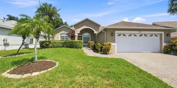 1001 POND VIEW COURT