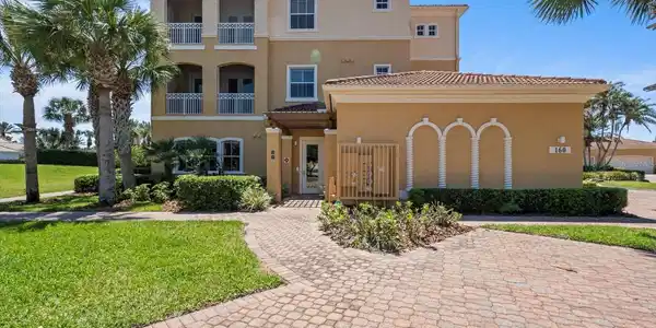 160 AVENUE DE LA MER
