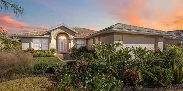 8291 LAKESIDE DRIVE