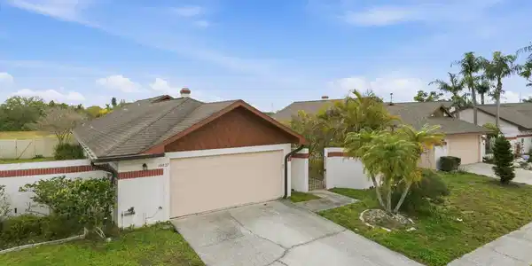 10827 VENICE CIRCLE