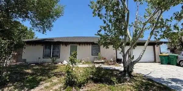 3538 PINETREE STREET