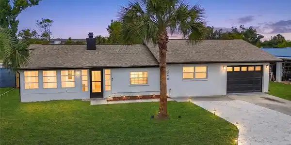 1290 OXFORD DRIVE