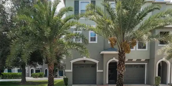 528 VINCINDA CREST WAY