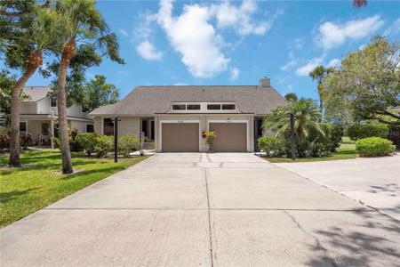7926 WOODPOINTE COURT