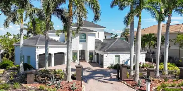 367 W ROYAL FLAMINGO DRIVE