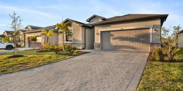 1590 SADDLEWOOD CIRCLE