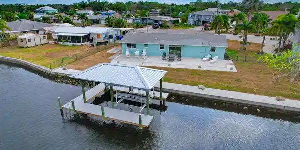 827 BLUE HERON BOULEVARD