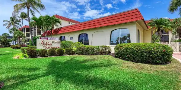 915 BEACH ROAD