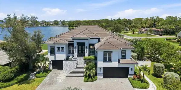 387 S SHORE DRIVE