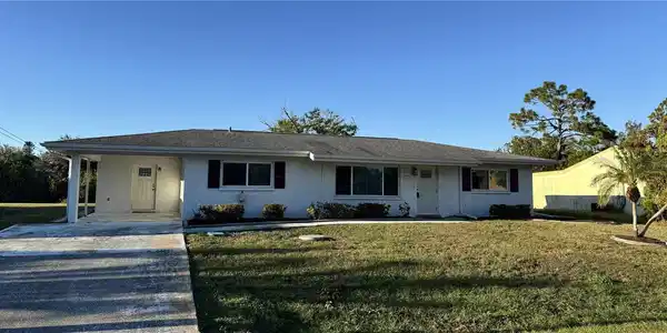 2179 LAKESHORE CIRCLE