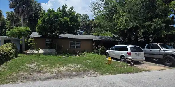625 AURORA STREET