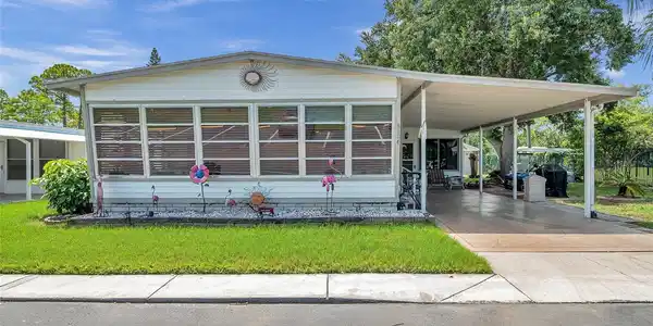 6524 ROOSEVELT DRIVE