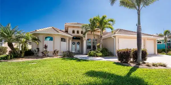 15762 AQUA CIRCLE