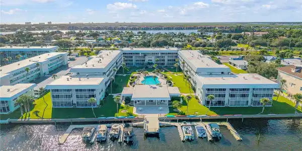 315 N CAUSEWAY