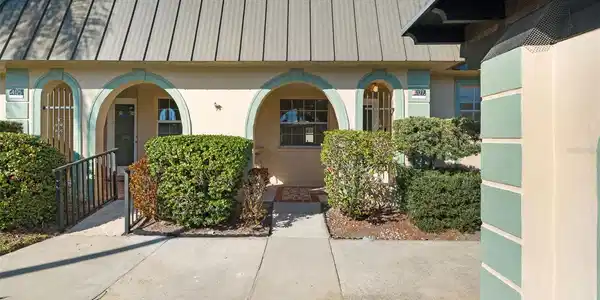 4127 STRATFORD DRIVE