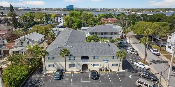102 S PENINSULA DRIVE