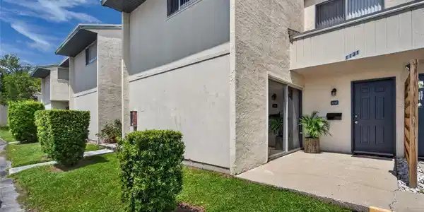 1131 LONGFELLOW ROAD