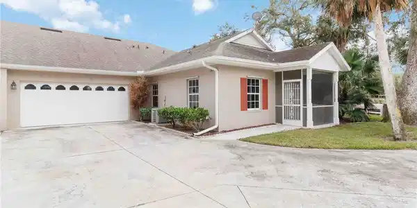 1433 RED OAK LANE