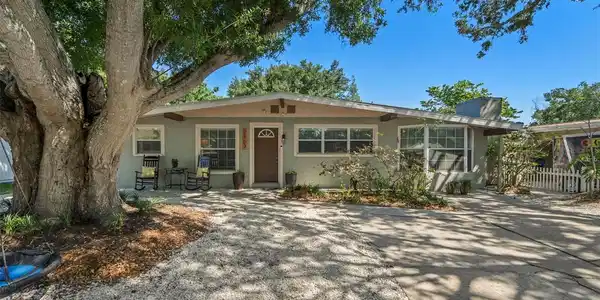 2903 W PAXTON