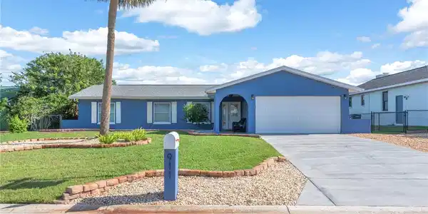 911 SILVER PALM WAY