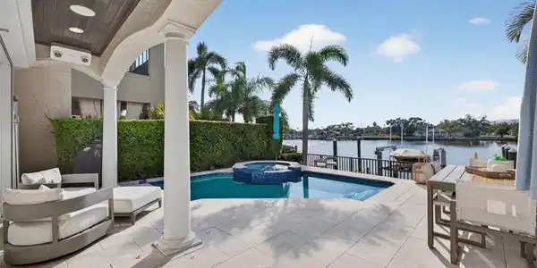 1009 ROYAL PASS ROAD