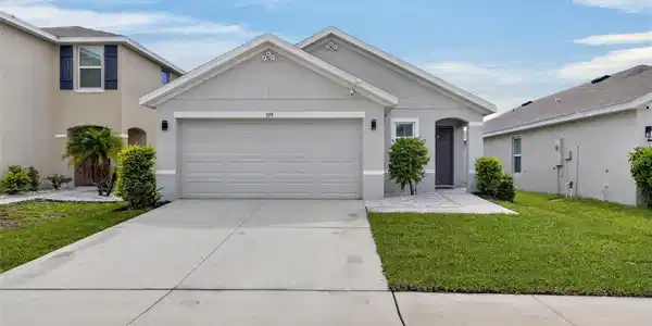 579 OLIVE CONCH STREET