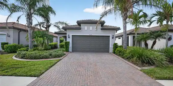 2525 DAISY DRIVE