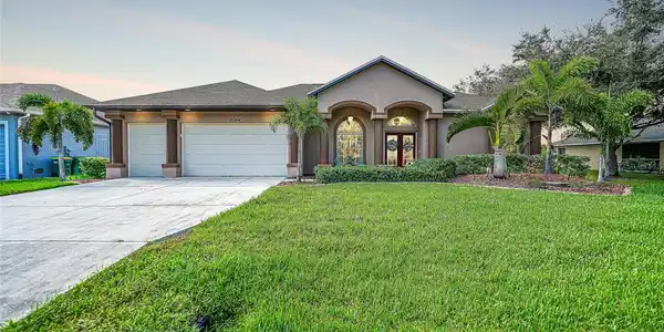 15584 LAKELAND CIRCLE