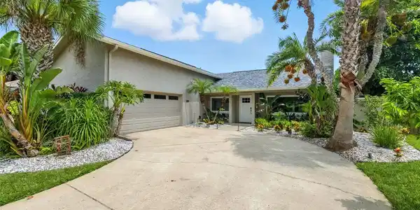 6109 SCHOONER WAY