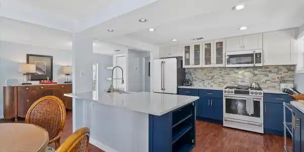 Image 4 Image 4