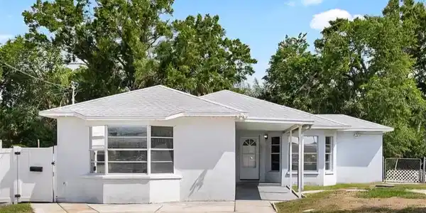 8513 SUNBEAM LANE