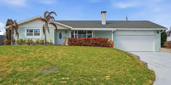 341 PLAZA BOULEVARD